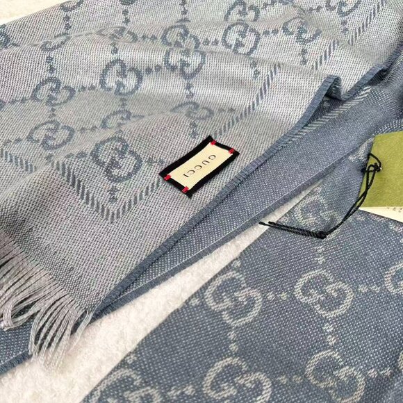 Authentic GUCCI Scarf - Picture 5 of 6